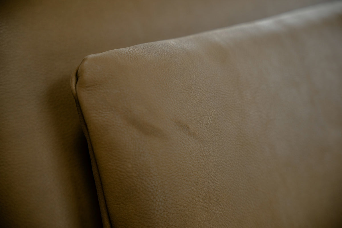 KAWOLA Sofa WIOLO Ecksofa Leder mit Hocker camel