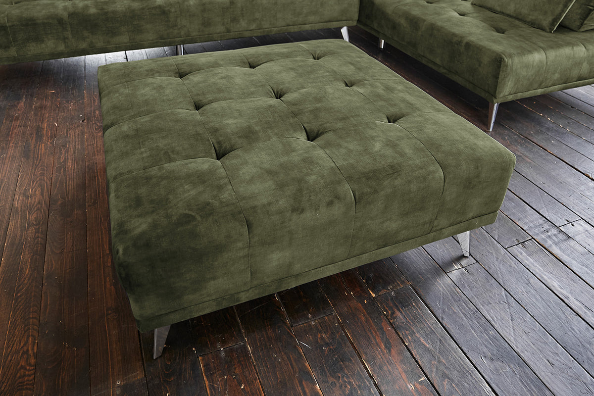 KAWOLA Sofa WIOLO Ecksofa velvet mit Hocker moosgrün