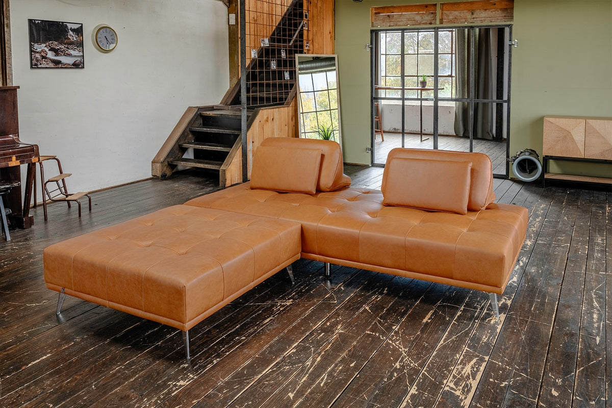 KAWOLA Sofa WIOLO Schlafsofa Daybed mit Hocker Leder cognac