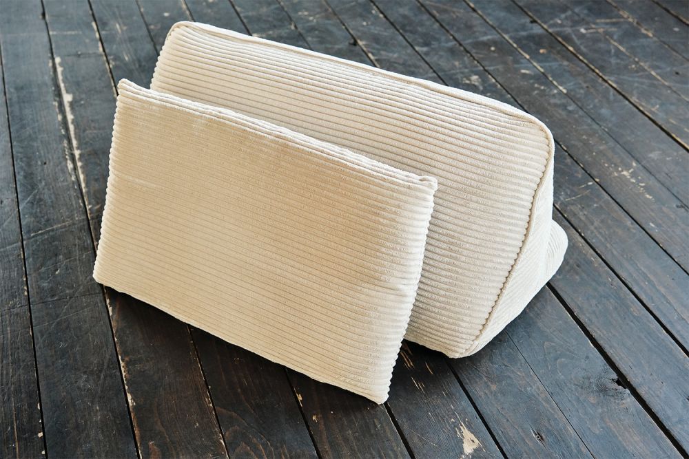 KAWOLA Rückenkissen WIOLO SOFT Cord cremeweiß