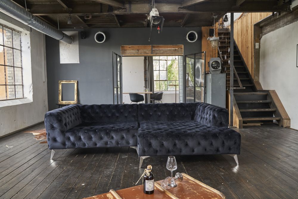 KAWOLA Sofa NARLA Ecksofa Chesterfield Velvet schwarz